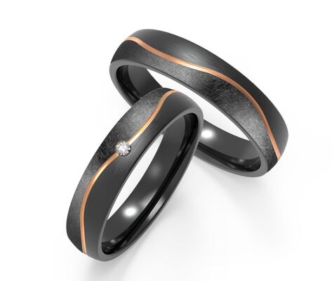 Bon prix Bague de couple en titane noir tendance avec ligne en or rose IP et zircon incrusté en ligne