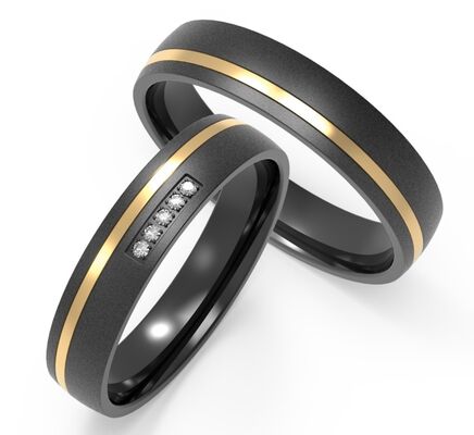 Buen precio Anillos de pareja personalizados de circonio negro pulido con IP dorado / circonita cúbica dos tonos en línea