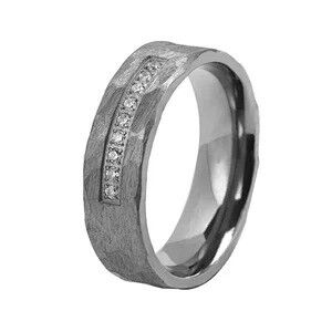Goede prijs 7mm Hammered Prong Custom Damascus Steel Ring Mannen Vrouwen Bruidsband Juwelen online